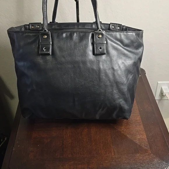 Chloe Leather Eclipse Tote EUC Chloe Leather Eclipse Tote EUC